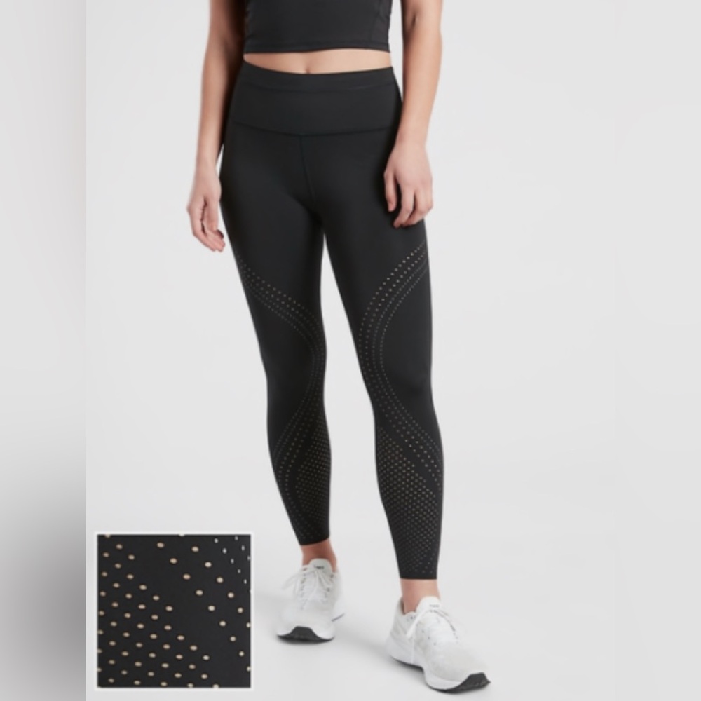 Athleta Accelerate Lasercut 7/8 Tight